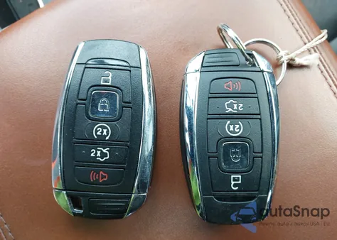 2017 Lincoln Continental Black Label z USA, uszkodzony, nr VIN 1LN6L9BC7H5600344